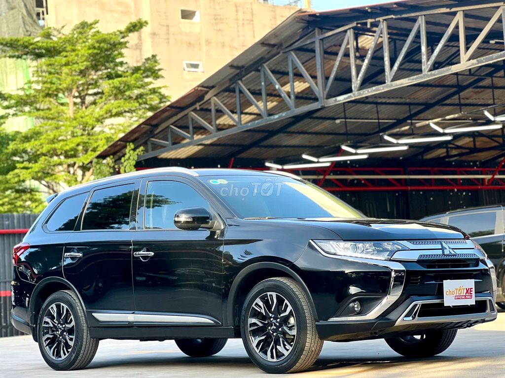 Mitsu Outlander 2020 2.0 CVT - 22,000 km Đẹp Keng. Mua bán Ô tô tại Quận Tân Phú Tp Hồ Chí Minh được đăng bởi Nguyên Xe Tốt OFFICIAL MALL hình 3