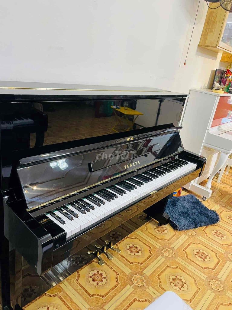 piano cơ yamaha U1PE Japan màu đen bóng đủ giấy to