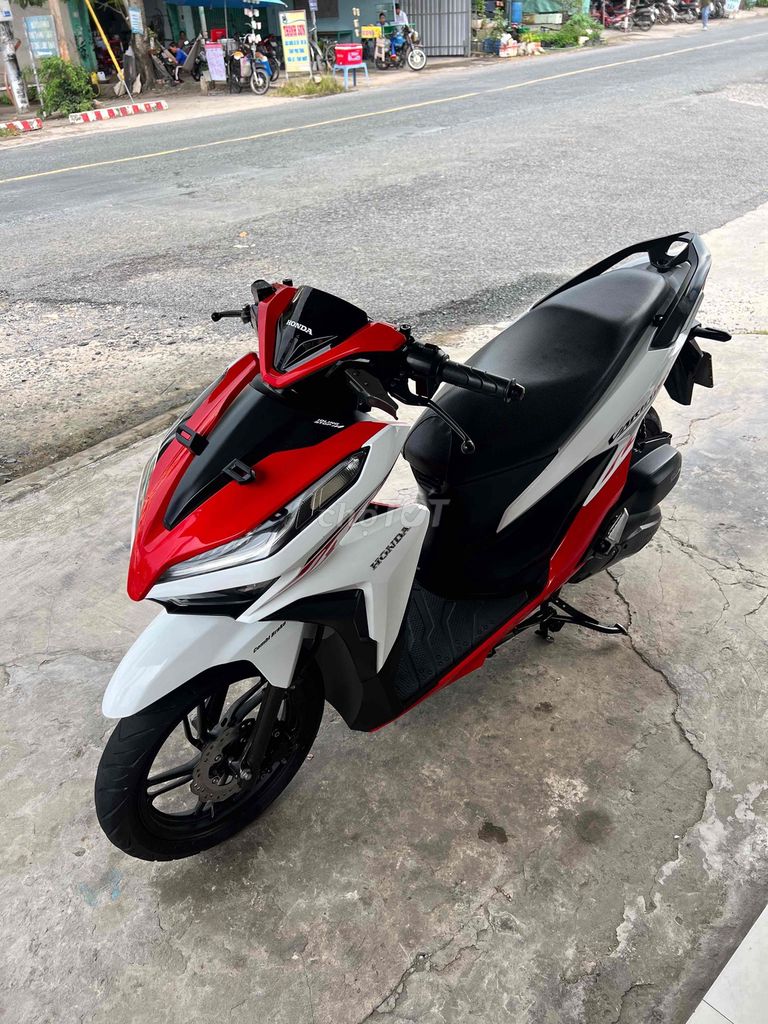 Vario 150 khoá Smakey Đẹp Zin ( trả góp). Mua bán Xe máy tại Huyện Lai Vung Đồng Tháp được đăng bởi Cửa Hàng Xe Gắn Máy PHONG uy tín hình 4