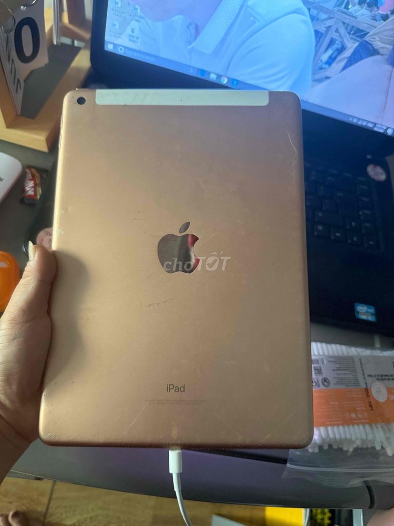 Apple iPad Gen 6 32GB Vàng hồng cũ. Mua bán Máy tính bảng tại Quận Bình Tân Tp Hồ Chí Minh được đăng bởi mobile xá xị hình 1