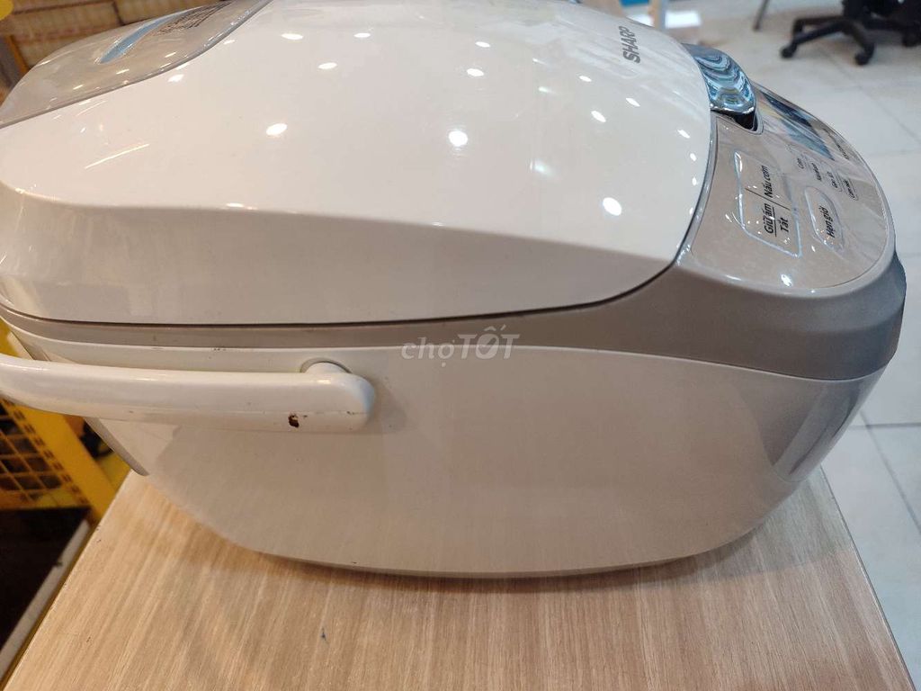 Nồi cơm điện tử Sharp KS-COM191EV-WH 1.8L