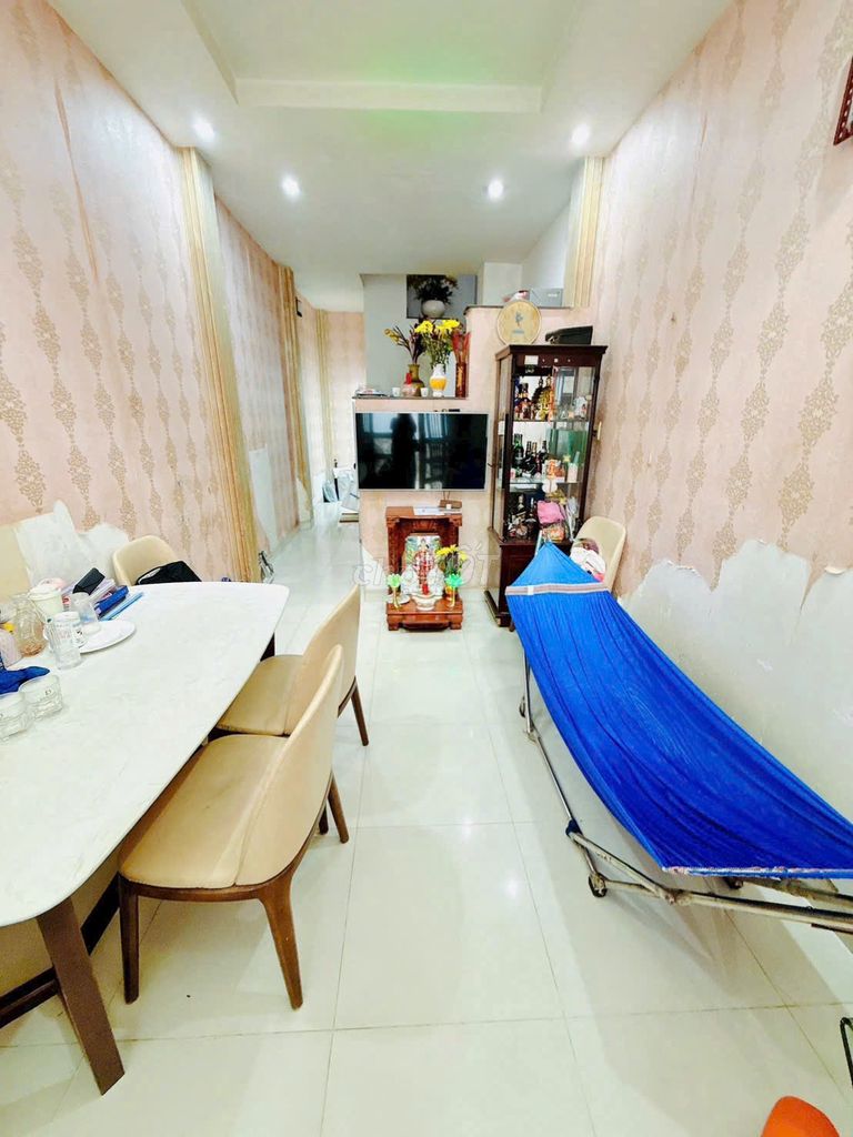 4-этажный дом на улице Bùi Minh Trực, округ 5, округ 8