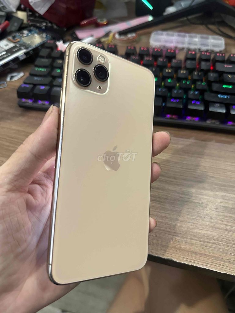 Apple iPhone 11 Pro Max 256GB Vàng QT. Mua bán Điện thoại tại Quận Thanh Khê Đà Nẵng được đăng bởi Dương khánh alo 04HHT hình 1