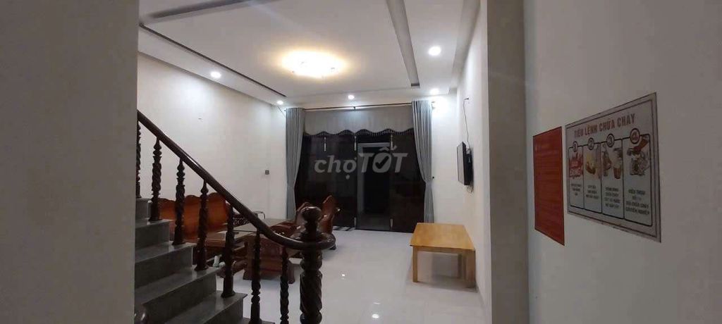 Rent · 5 bd · 100 м² · Quận Ngũ Hành Sơn, ул. Đường Lê Văn Tâm