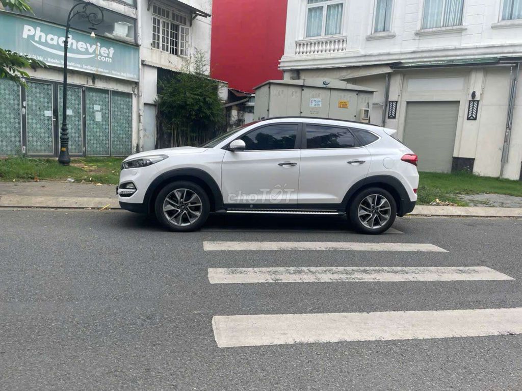 Hyundai Tucson 2018 Cao cấp. Mua bán Ô tô tại Quận Gò Vấp Tp Hồ Chí Minh được đăng bởi Truong hình 2