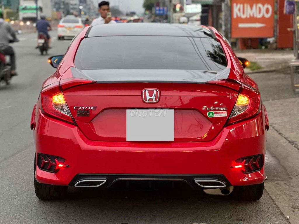 Honda Civic 2018 1.8 E - 67000 km. Mua bán Ô tô tại Thành phố Thuận An Bình Dương được đăng bởi Phạm Nguyễn Hồng Nhung hình 3