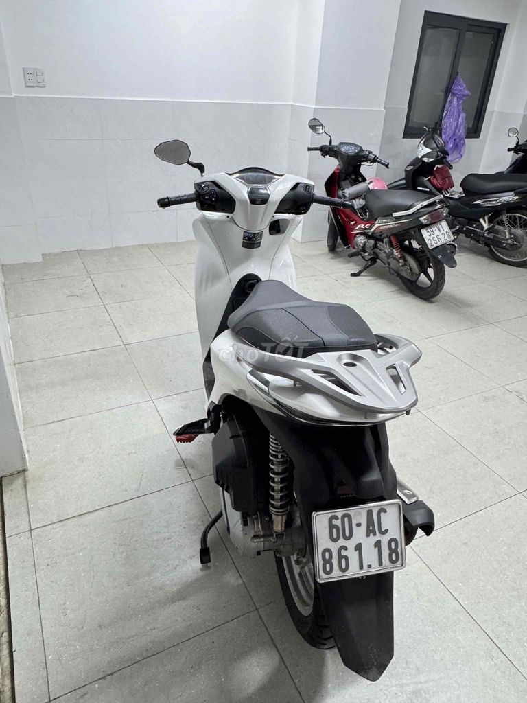 Honda SH 125i 2025 Бело-черный 2000км