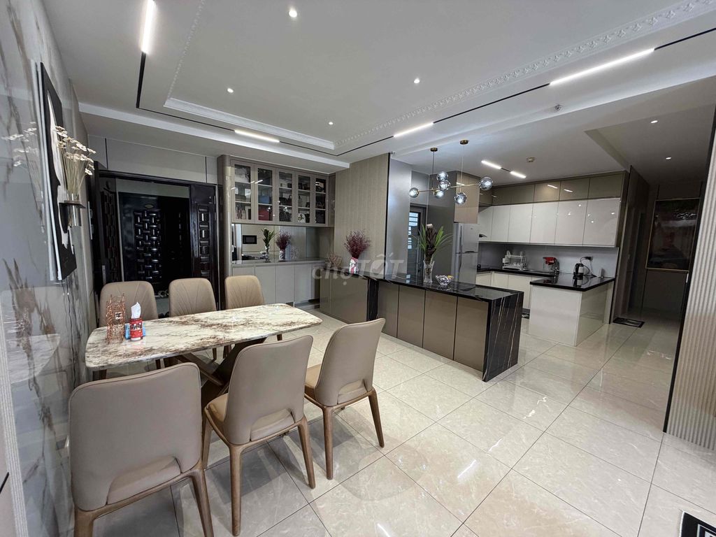 Элитная квартира Docklands Saigon 125 кв.м, 3 спальни, премиальная мебель