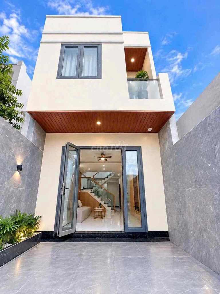 bán gấp nhà lầu phường bửu hoà siêu đẹp 2ty8