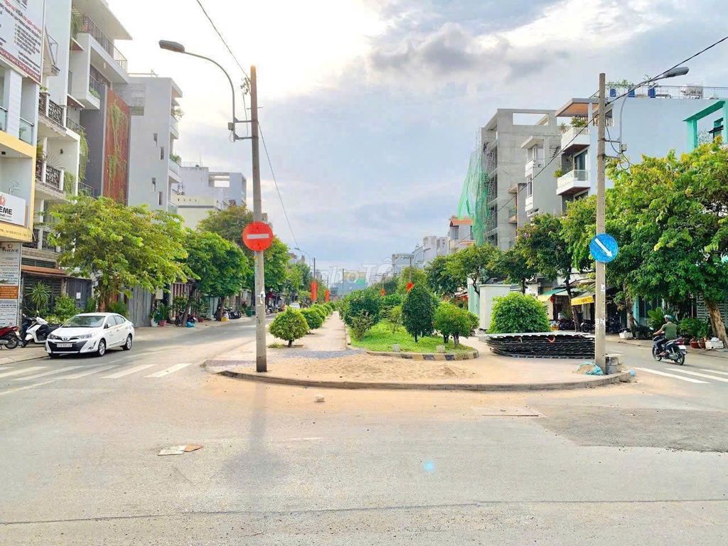 Bán nhà MTNB Hiền Vương, 6x16.5m, cấp 4, GẦN Lê Khôi, 16.8  tỷ
