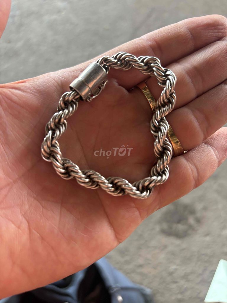 Vòng tay Bạc ngoại hang hiệu xoăn cáp. Mua bán Phụ kiện thời trang khác tại Thành phố Thủ Đức Tp Hồ Chí Minh được đăng bởi mua hang tiền triệu xin đừng tiếc 1 cuộc gọi ạ  hình 1