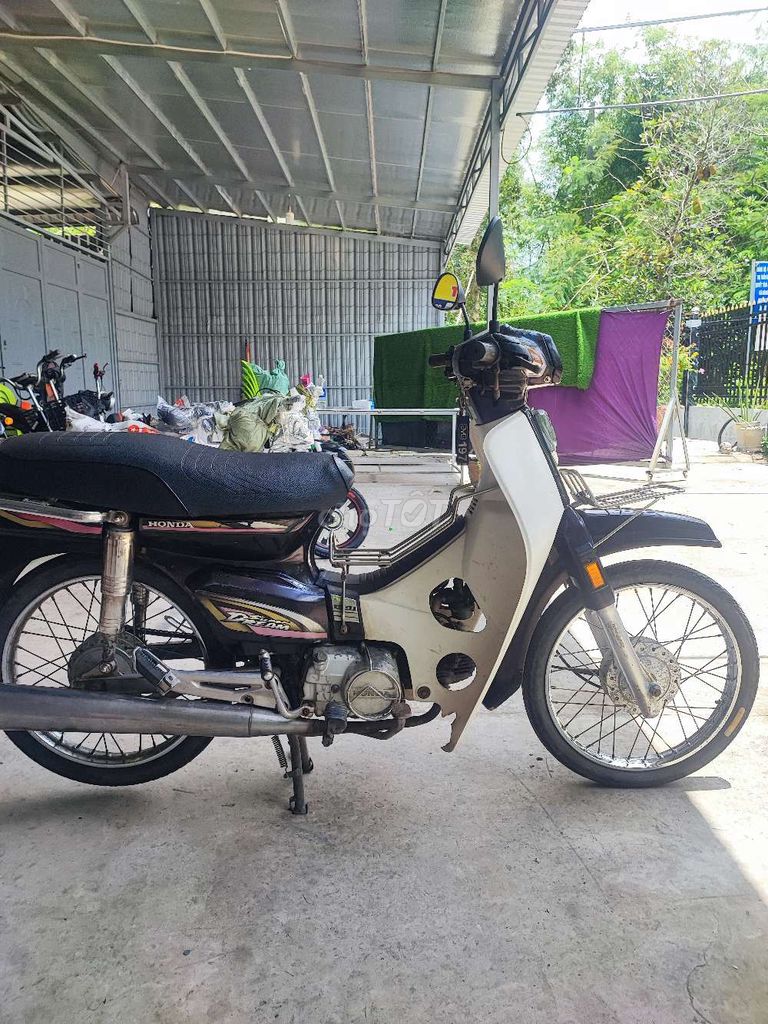 Honda Super Dream Nhật Đen Trắng. Mua bán Xe máy tại Quận Tân Bình Tp Hồ Chí Minh được đăng bởi Thanh Hiền hình 2