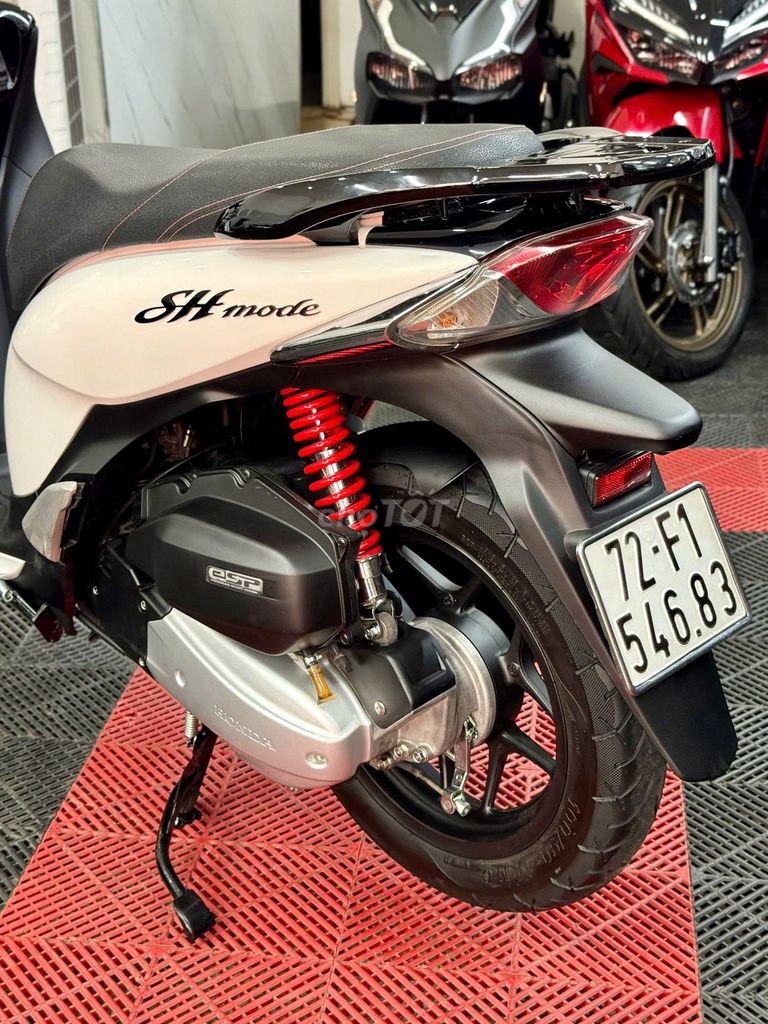 💥Honda ShMode 2018 Bản Sport khóa SmartKey Biển72. Mua bán Xe máy tại Thành phố Thủ Đức Tp Hồ Chí Minh được đăng bởi XE MÁY THỦ ĐỨC hình 4