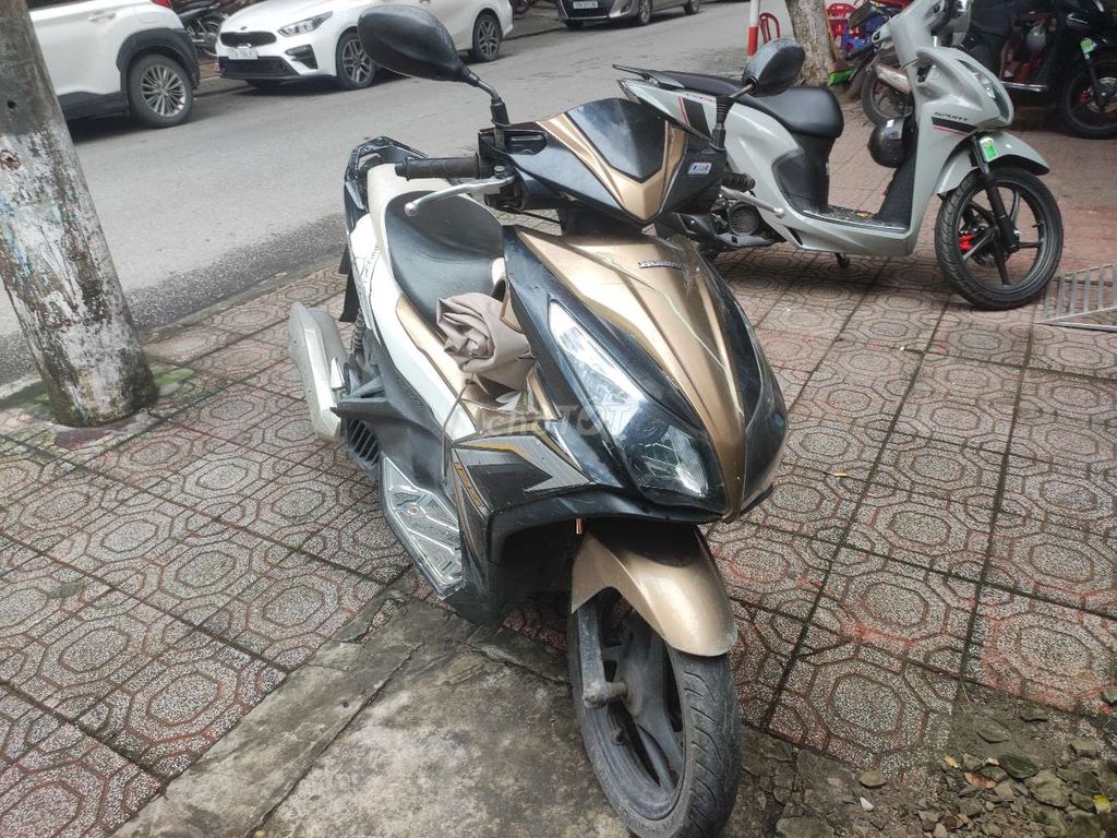 Cần bán xe Ab 2014 chính chủ - xe zin 100% 1 chủ. Mua bán Xe máy tại Thành phố Thái Bình Thái Bình được đăng bởi Lê Anh Tuấn hình 5