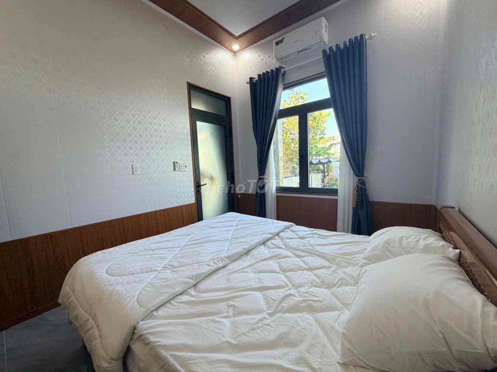 Furnished 2-bedroom house steps from Nguyễn Tất Thành beach — photo 3