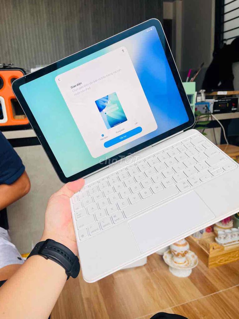 Apple iPad Air 4 Xám + magic keyboard cbh. Mua bán Máy tính bảng tại Quận Hải Châu Đà Nẵng được đăng bởi DN Team 46 Nguyễn Trác hình 1