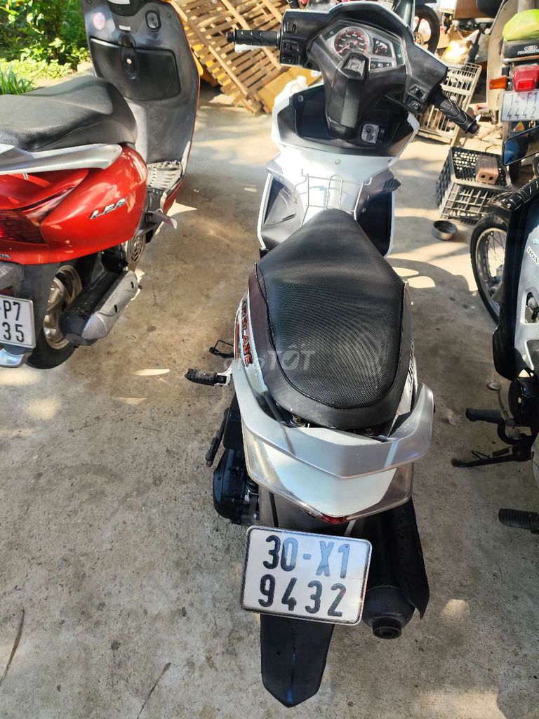 Honda Airblade 2010 узкая морда, 6-спицевые диски, номер Ханоя