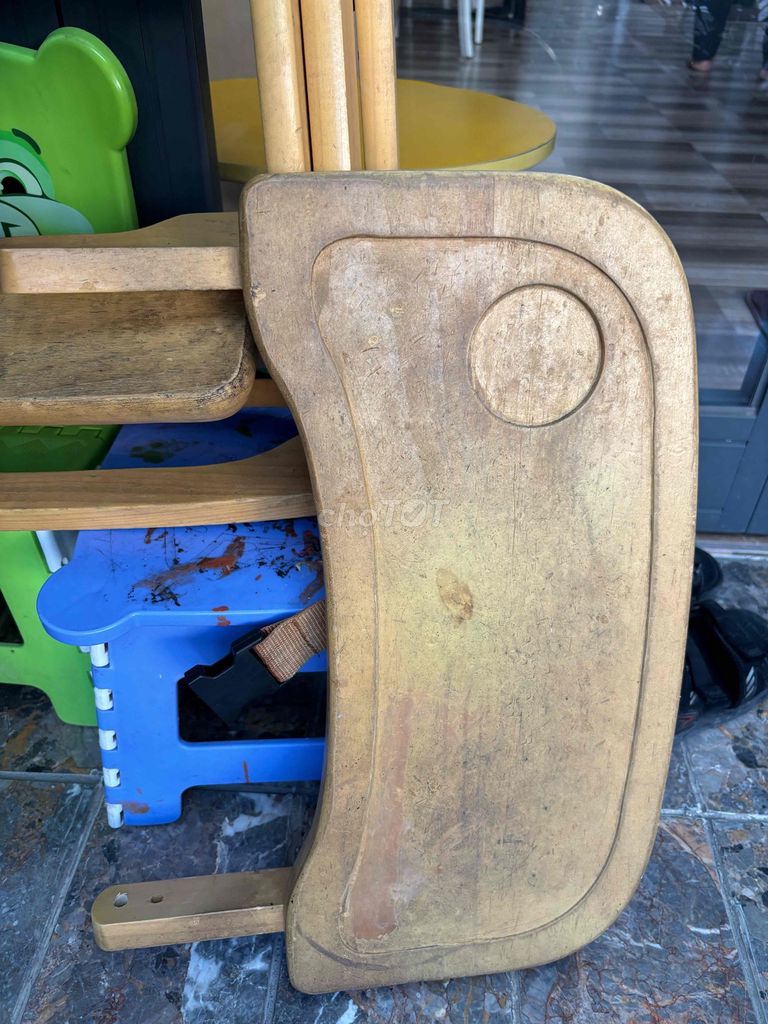 Bán Ghế ăn dặm gỗ tự nhiên xài 2 năm cũ nhưng bền. Mua bán Mẹ và bé tại Huyện Nhà Bè Tp Hồ Chí Minh được đăng bởi Đinh Thị Thanh Mai hình 1