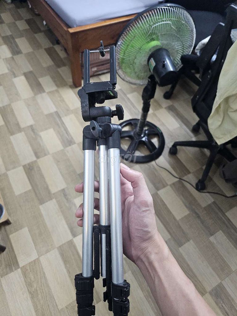 Chân máy ảnh Mini Tripod Nhôm Bạc. Mua bán Phụ kiện (Màn hình, Chuột...) tại Quận Ngũ Hành Sơn Đà Nẵng được đăng bởi Nguyễn Đức hình 1