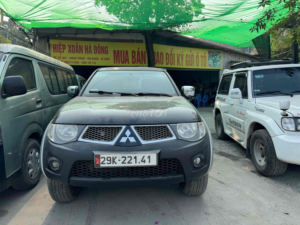 Mitsubishi Triton 2011 GLs AT  4x4 - 250000 km