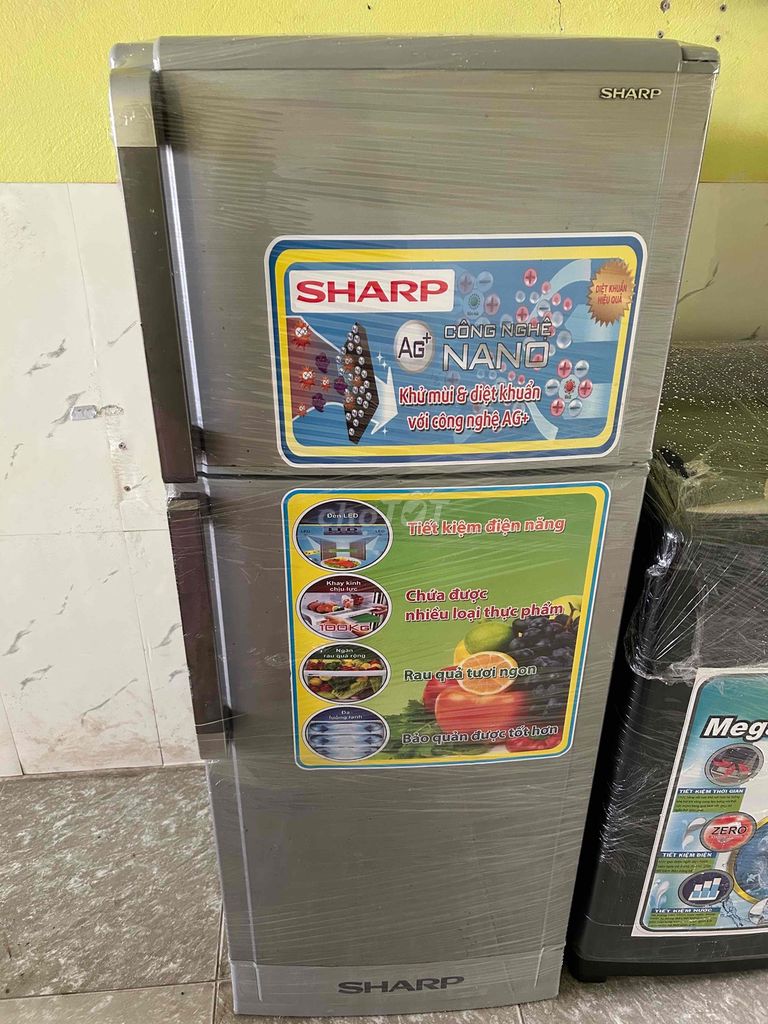 Tủ lạnh Sanyo Sharp 180l Đen. Mua bán Tủ lạnh tại Thành phố Vĩnh Long Vĩnh Long được đăng bởi Thư Thư hình 1