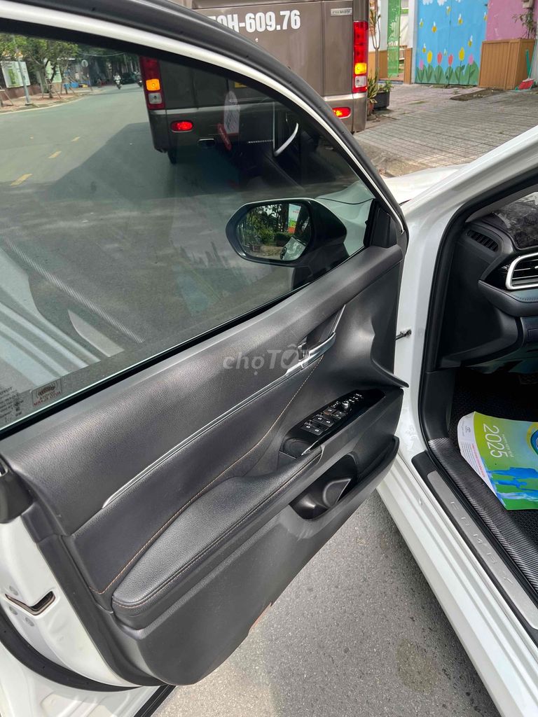 Toyota Camry 2021 - 98000 km. Mua bán Ô tô tại Thành phố Thủ Đức Tp Hồ Chí Minh được đăng bởi Dương hình 9
