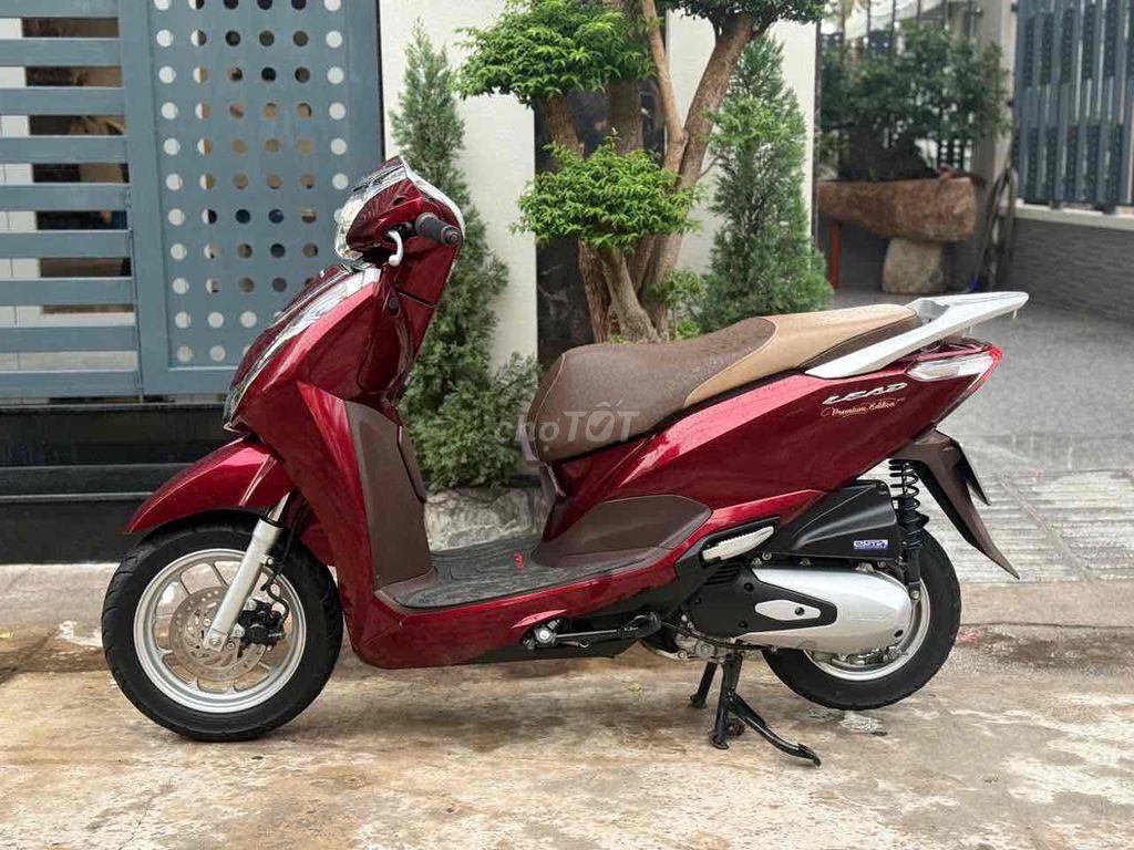 Honda Lead 4 клапана 2023 Красный