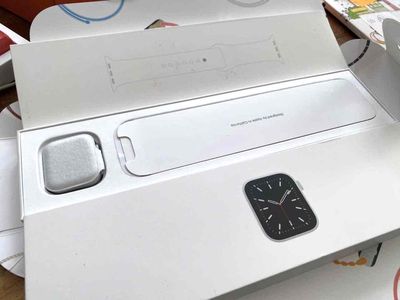 Apple watch nhôm 6 silver 40mm. Mua bán Thiết bị đeo thông minh tại Quận Tân Phú Tp Hồ Chí Minh được đăng bởi Công nghệ di động Apple Watch Samsung Tai nghe