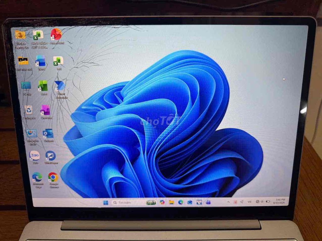 Microsoft Surface Bạc Màn hình vỡ. Mua bán Laptop tại Quận Gò Vấp Tp Hồ Chí Minh được đăng bởi Thuý Nguyễn hình 1