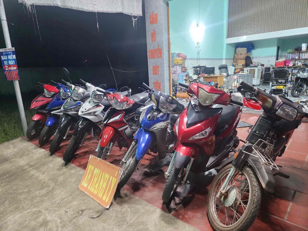Khách cầm đứt thanh lý vài con xe cho ae đi làm. Mua bán Xe máy tại Thị xã Bến Cát Bình Dương được đăng bởi Hoàng Trang  hình 1