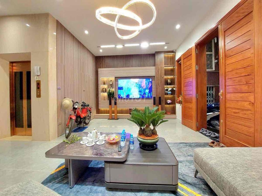 Редкий вариант – центр Hai Bà Trưng – с мебелью – 50м² x 6 этаж