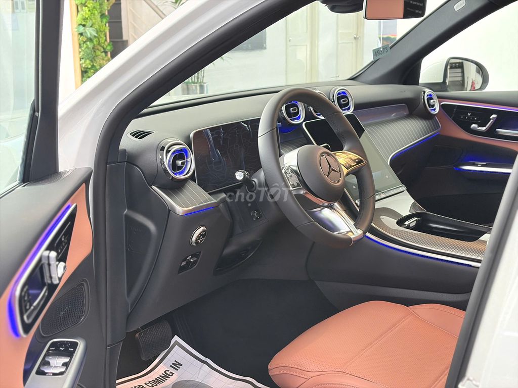 Mercedes Benz GLC300 Siêu Lướt Trưng Bày 39 km. Mua bán Ô tô tại Quận Bình Thạnh Tp Hồ Chí Minh được đăng bởi Mercedes Benz Haxaco Điện Biên Phủ hình 6