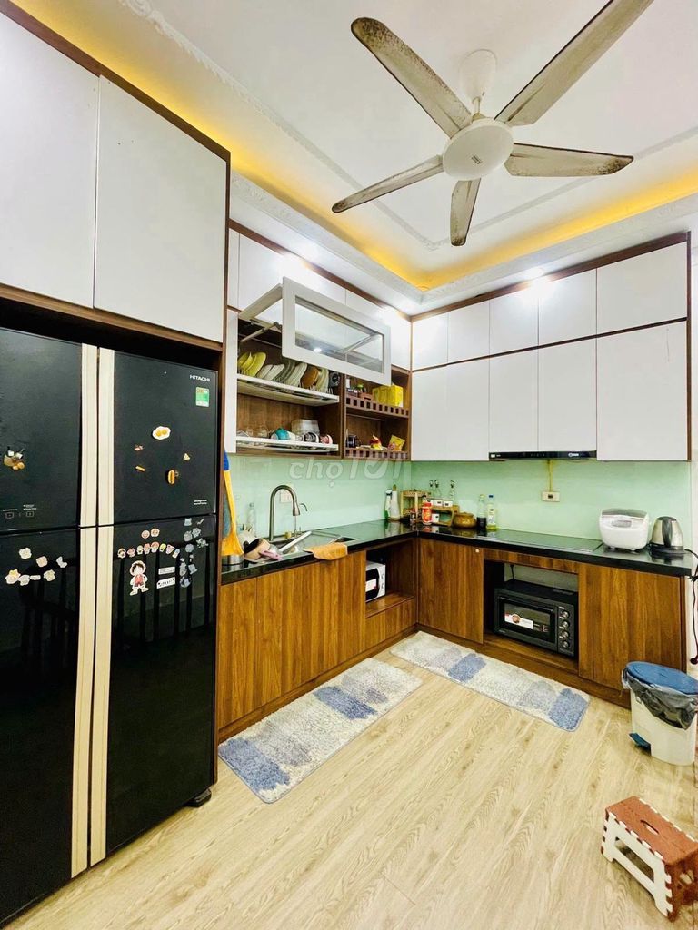 Красивый дом у переулка Сонг Сет, авто в дом, угловой, 50м2 x 5эт