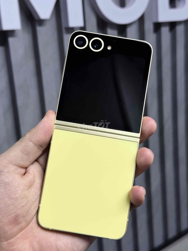 Samsung ZFlip6 256Gb Vàng. Mua bán Điện thoại tại Quận Bình Thạnh Tp Hồ Chí Minh được đăng bởi Đạt Mobi hình 1