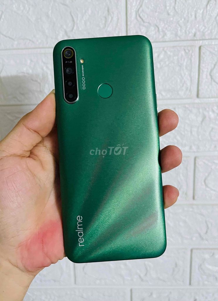 Realme 5i 4GB/64GB pin lâu