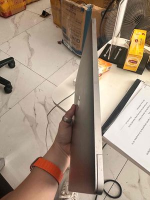 mac pro 2017 8/256gb 98% ngoại hình. Mua bán Laptop tại Quận Cầu Giấy Hà Nội được đăng bởi Phạm Tuấn Nghĩa