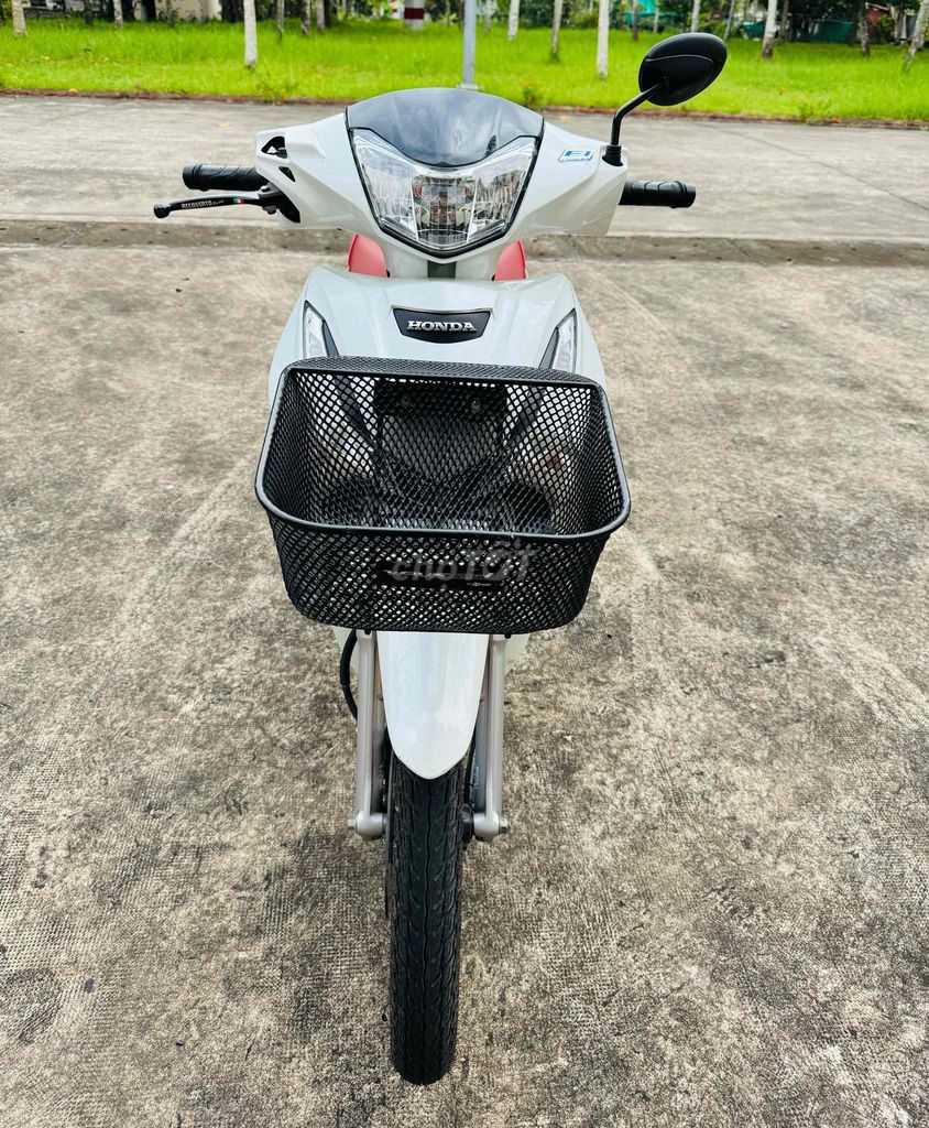 Do nhà nhiều xe nên muốn để lại ai có nhu cầu!. Mua bán Xe máy tại Thành phố Bến Tre Bến Tre được đăng bởi nguyễn thanh hình 4