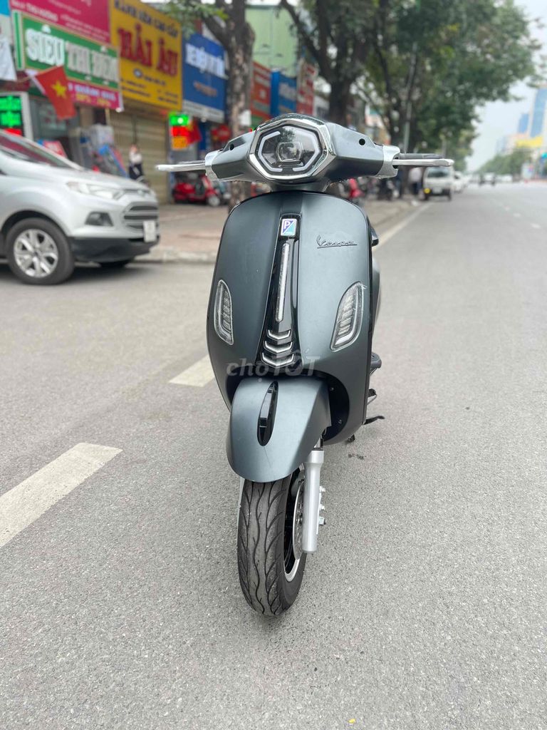 Xe điện Vespa Vera 2k23 mầu xám