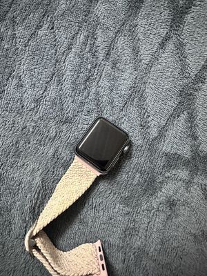 Apple Watch Series 4. Mua bán Thiết bị đeo thông minh tại Quận Tây Hồ Hà Nội được đăng bởi Hạnh Hoàng