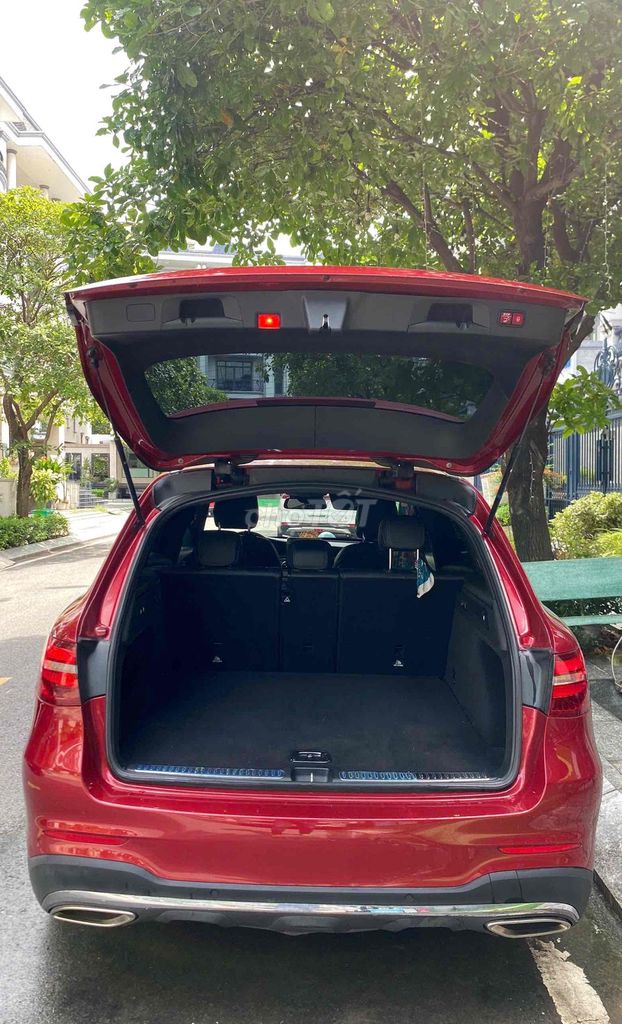 Cần bán xe ô tô 5 chỗ GLC300 đã qua sử dụng. Mua bán Ô tô tại Quận 12 Tp Hồ Chí Minh được đăng bởi Thanh Thanh hình 2