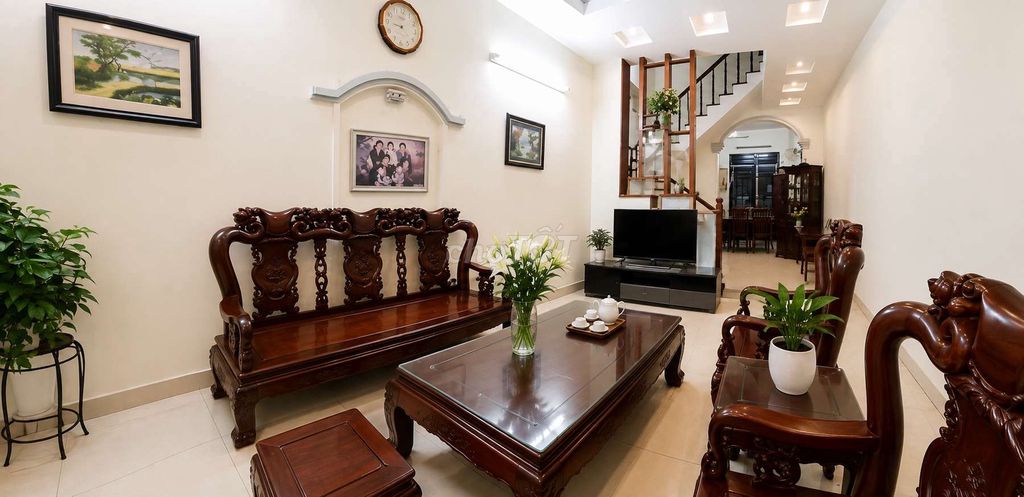 CHÍNH CHỦ CẦN CHO THUÊ NHÀ 3 TẦNG ĐÀM QUANG TRUNG, LONG BIÊN