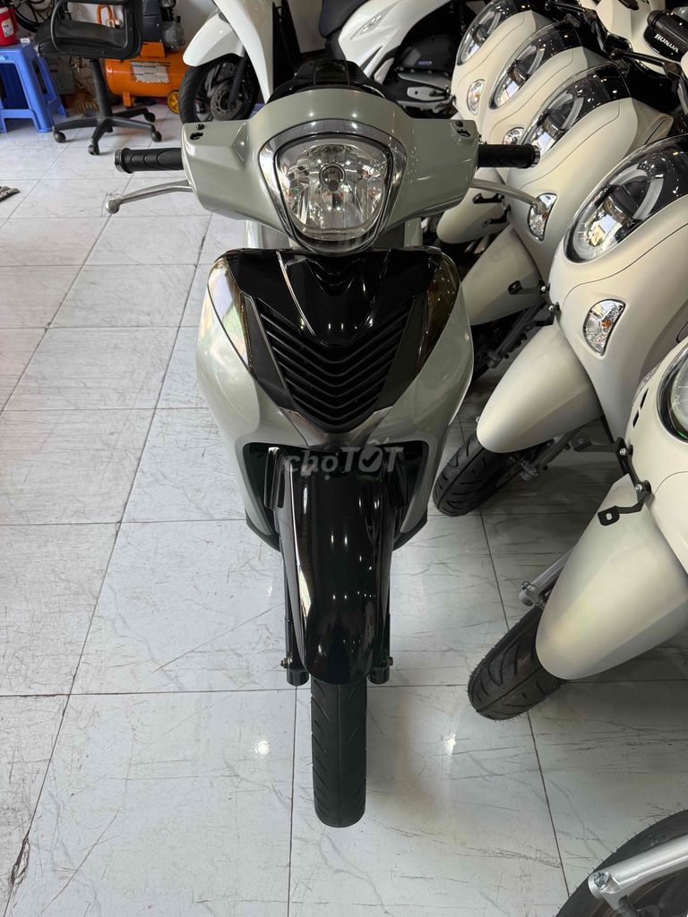 SH MODE 2016 - Xám Xi Măng - Máy Zin Êm. BS 68. Mua bán Xe máy tại Thành phố Rạch Giá Kiên Giang được đăng bởi XE MÁY CŨ TÂN 128 hình 3