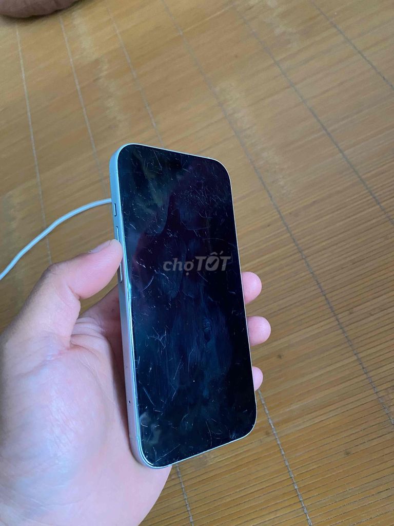 Apple iPhone 15 128GB Trắng Đã dùng. Mua bán Điện thoại tại Huyện Gio Linh Quảng Trị được đăng bởi ánh  hình 1