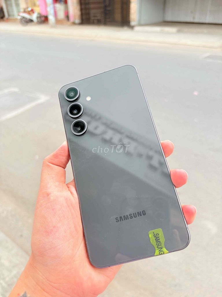 Samsung S24 FE 8/128GB Xám Mỹ Góp 0₫ nhận máy. Mua bán Điện thoại tại Quận Ninh Kiều Cần Thơ được đăng bởi  Anh Lê hình 1