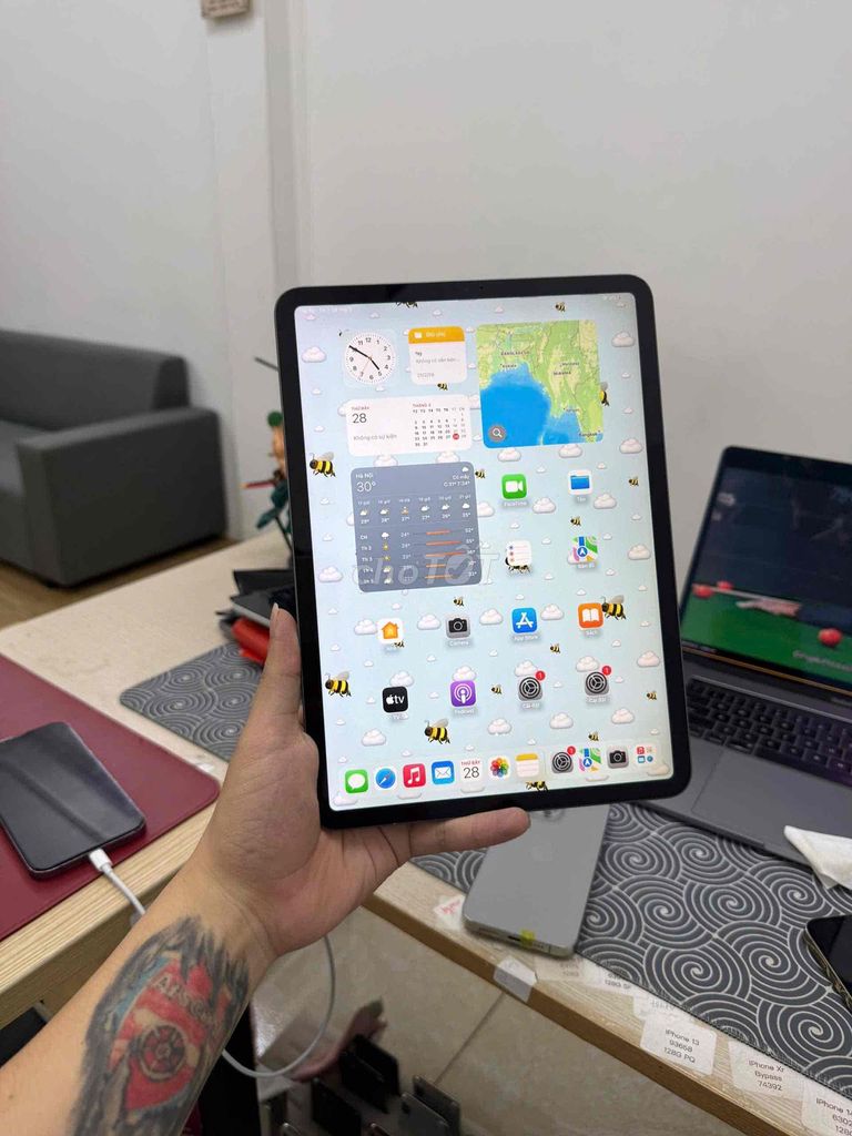 Apple iPad Pro 2018 11 inch 64GB. Mua bán Máy tính bảng tại Quận Đống Đa Hà Nội được đăng bởi KT Hà Nội Mobile hình 1