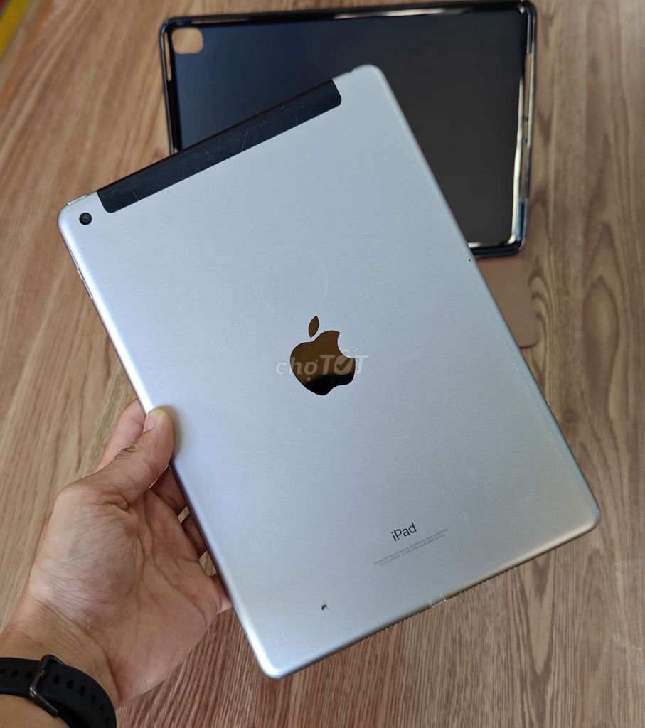iPad Gen 6 32GB 4G Bạc. Mua bán Máy tính bảng tại Quận Thanh Khê Đà Nẵng được đăng bởi Kim Hoa hình 1