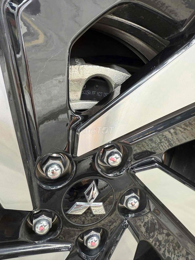 Mitsubishi Xpander 2024 Premium zin 1,6vạn km Mới. Mua bán Ô tô tại Quận Đống Đa Hà Nội được đăng bởi TRUNG HIẾU AUTO hình 19