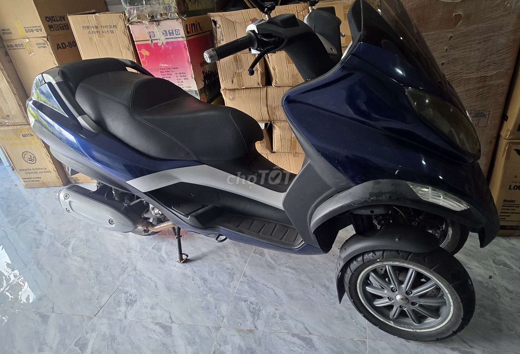 Piaggio MP3 Темно-зеленый, 2 места