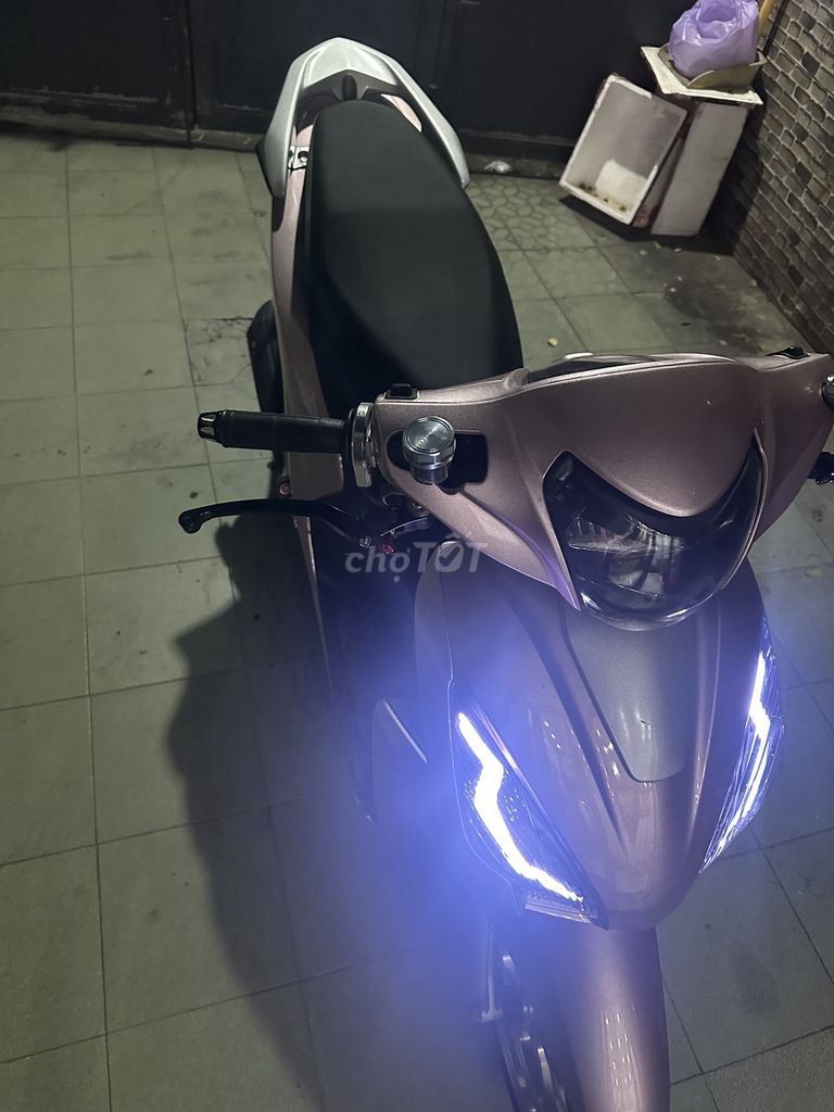 Honda Vision K44 Hồng. Mua bán Xe máy tại Thành phố Biên Hòa Đồng Nai được đăng bởi NGUYEN MINH HOANG hình 1