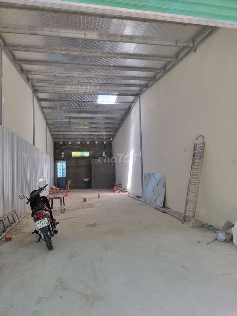 KHO 100M2 KIÊN CỐ GẦN VÕ CHÍ CÔNG